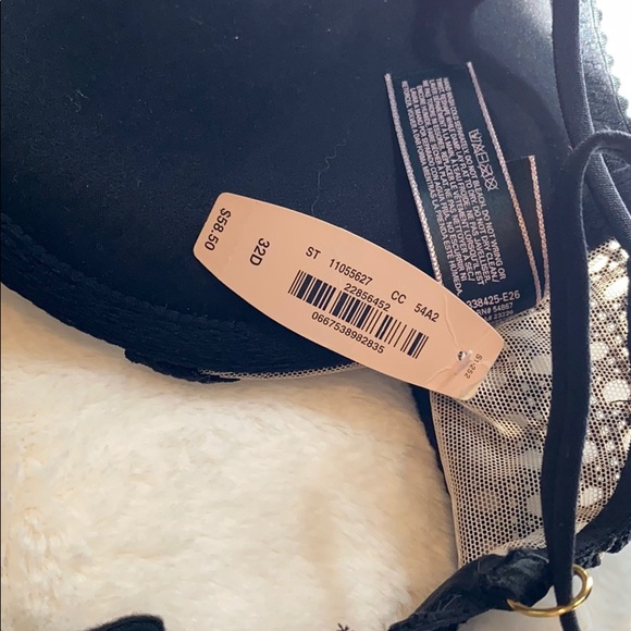 VS very sexy collection bra - NWT - Picture 3 of 3